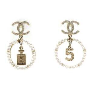 CHANEL White Pearl Earrings